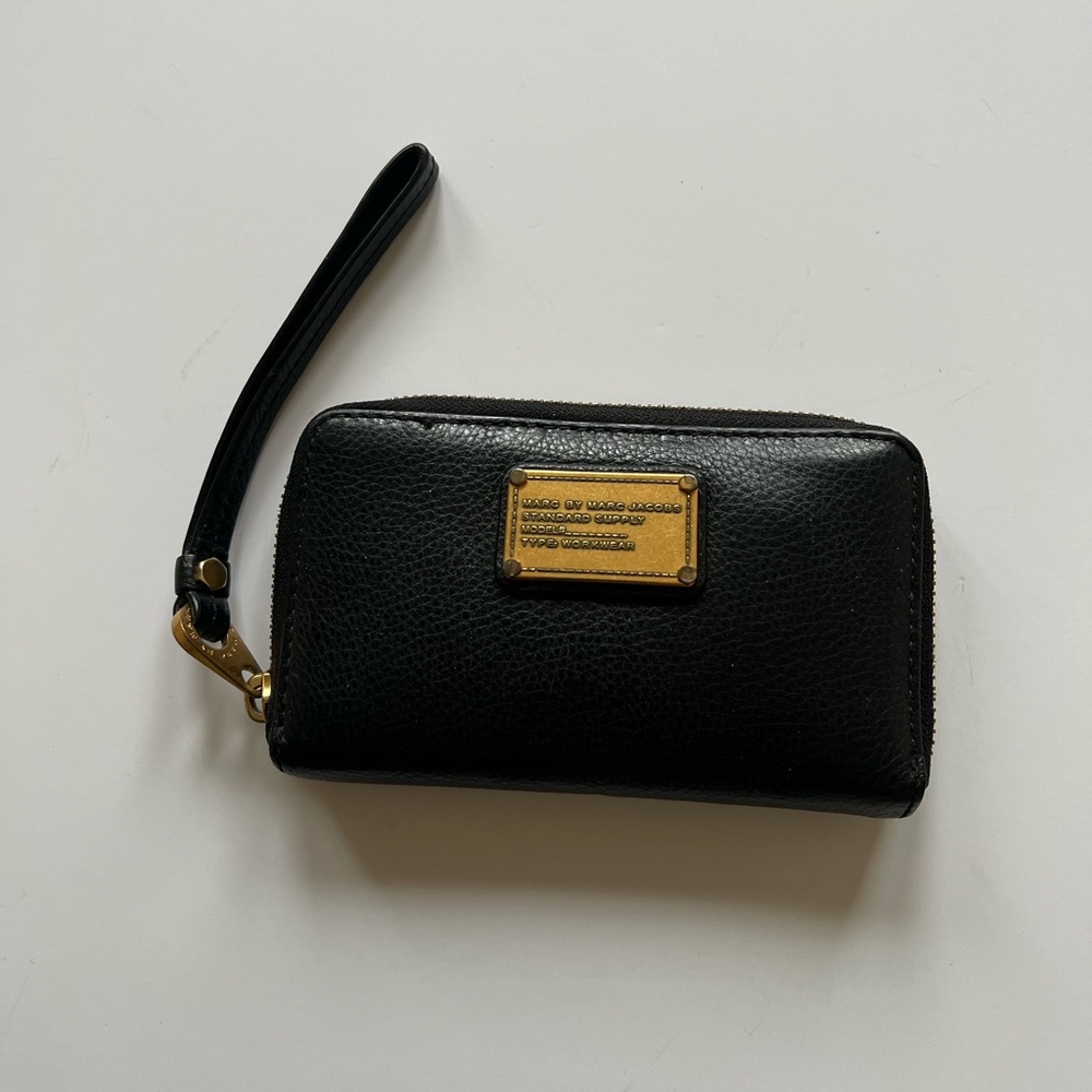 Good condition Marc Jacobs wristlet.